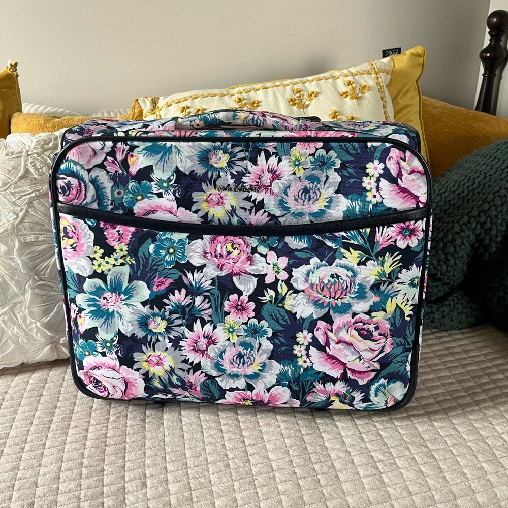 Vera Bradley Rolling Work Bag
Garden Grove Design - Picture 9 of 16